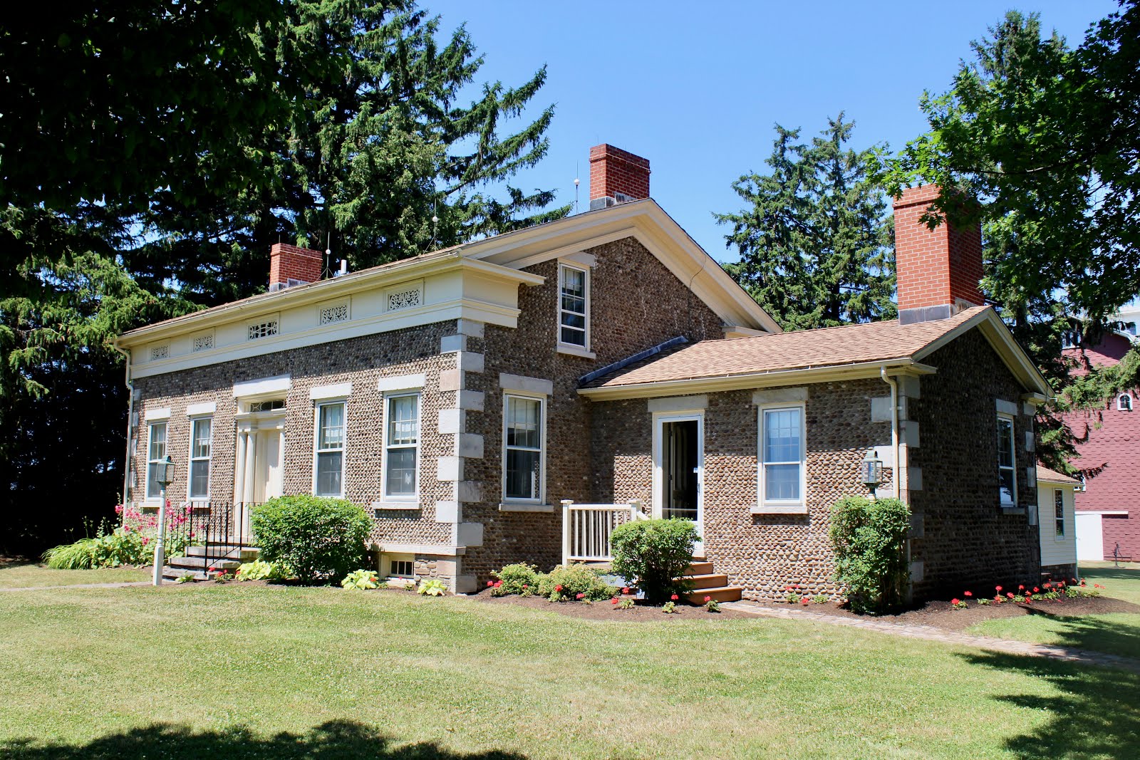 Somerset 7749 Lake Road